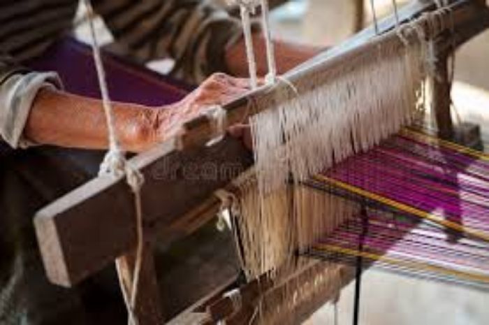 What Does Weaving Have to Do with Algorithms?